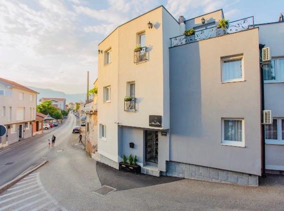 Urban Suites & Apartments 모스타르 외부 사진